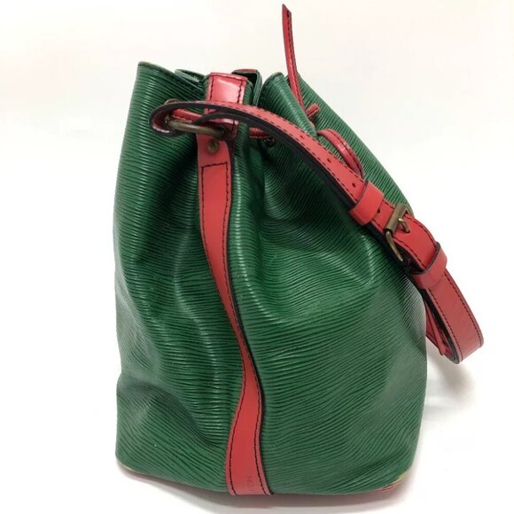 LOUIS VUITTON M44147 Epi Petit Noe Drawstring bag Shoulder bag - Picture 9 of 14